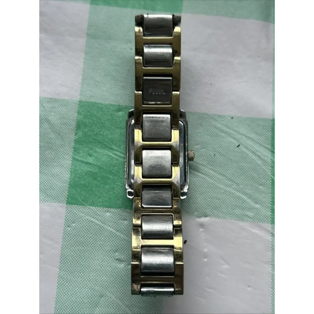 Fossil Two Tone Women’s Quartz Watch (Does Not Work) - Picture 4 of 7